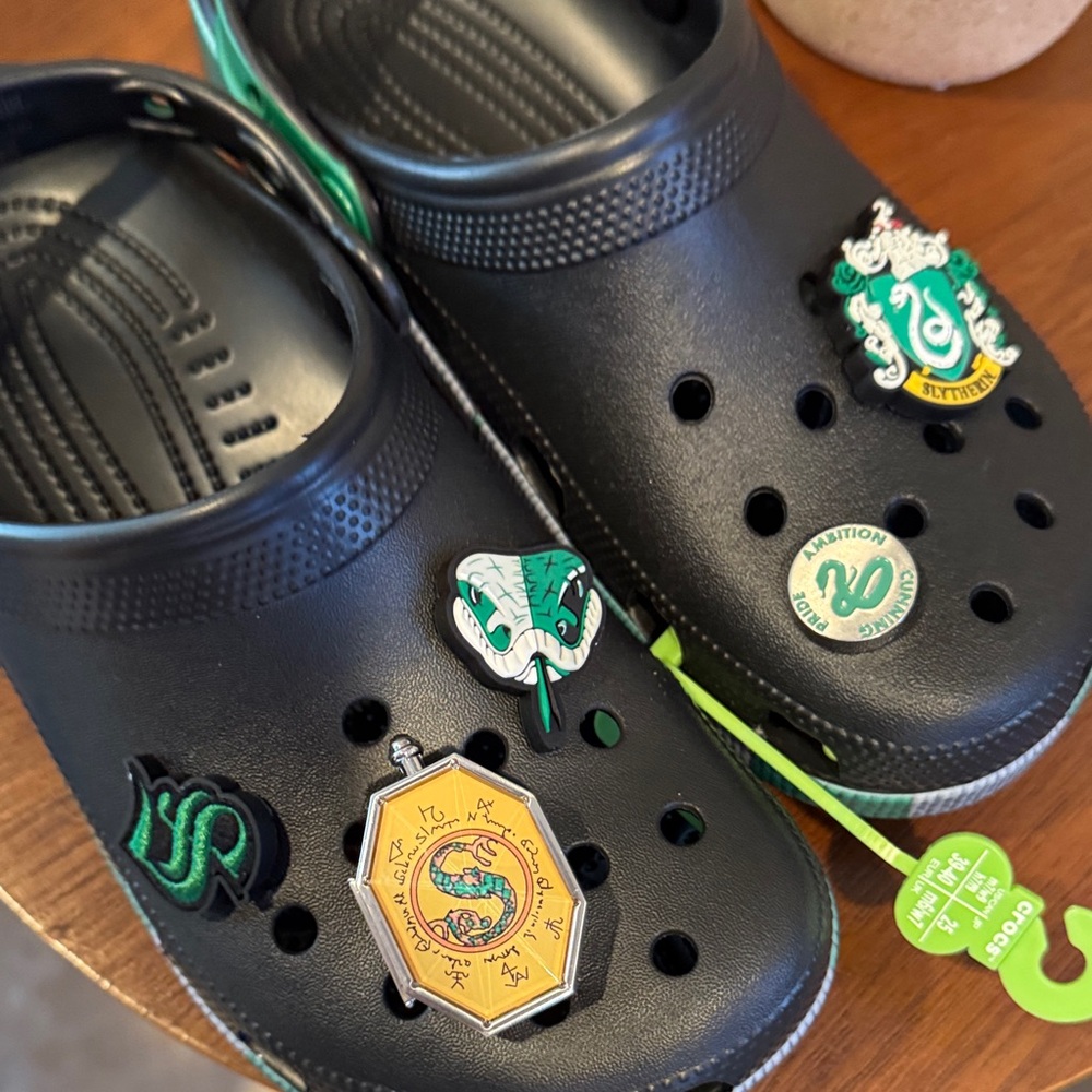 CROCS Black and Green Clogs with Fun Emblems NWOT - Picture 8 of 9